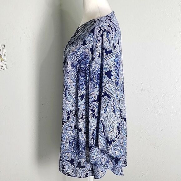 Sami & Jo Light Blue & Navy Blue Top with Criss-Cross Lattice Neckline, Size 1X - Picture 5 of 9